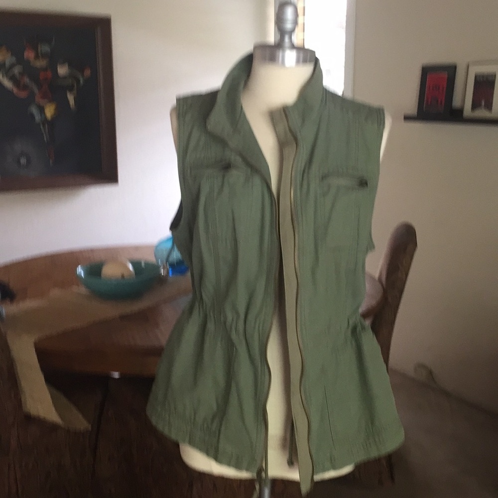 Khaki green vest